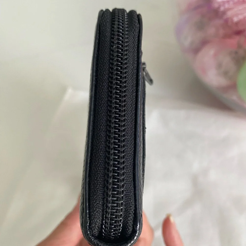 Chanel Black Caviar Leather Wallet with Iconic Logo - Picture 3 of 12